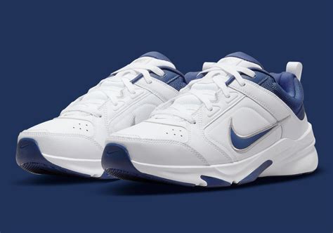 nike air monarch iv aanbieding|nike air monarch iv women's.